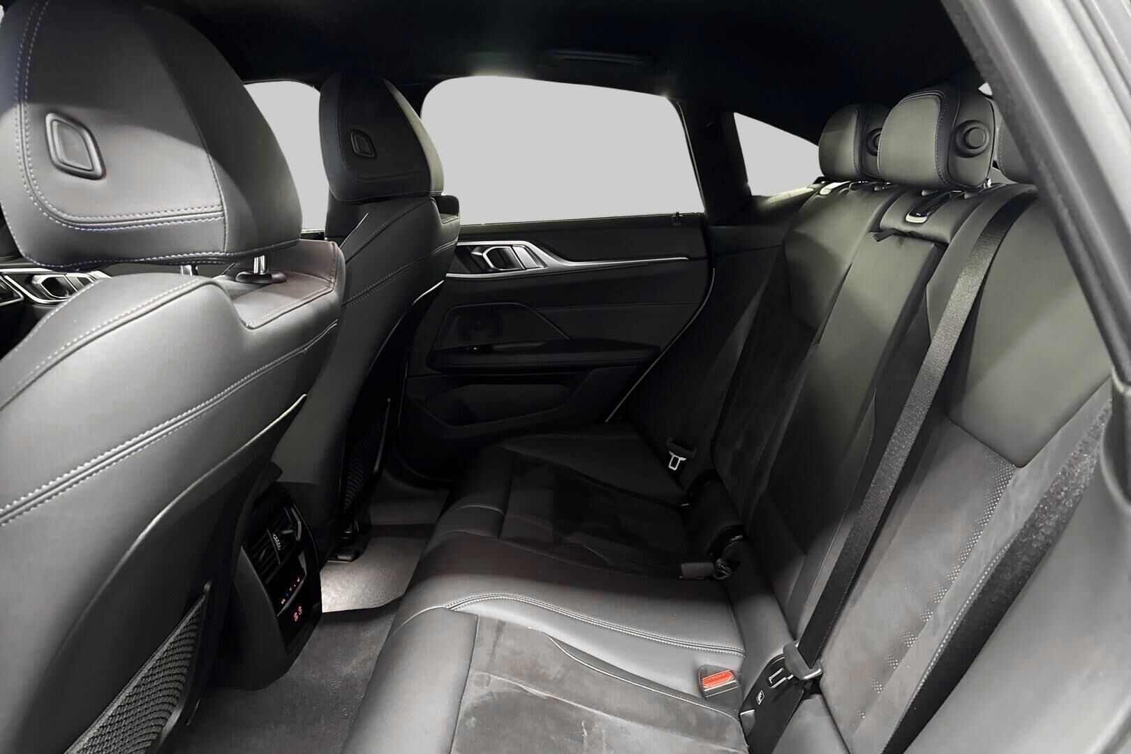 BMW I4 M50 iso kuva 9