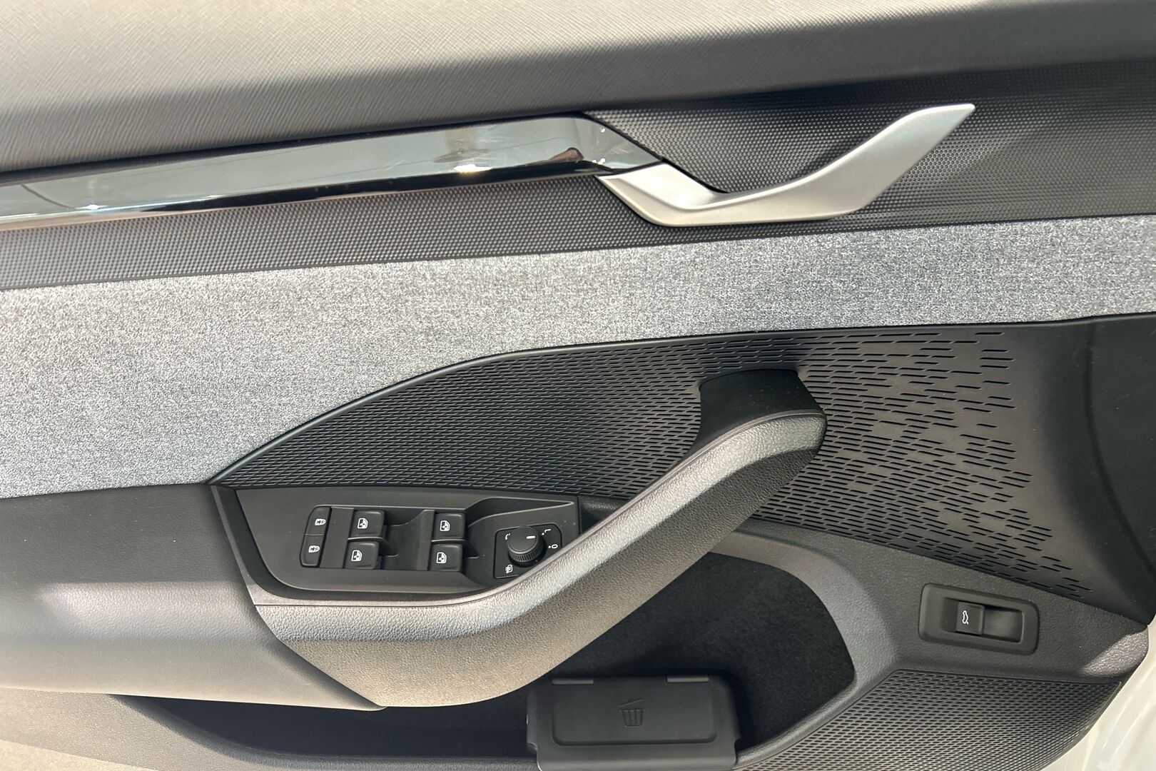 Skoda Octavia iso kuva 19