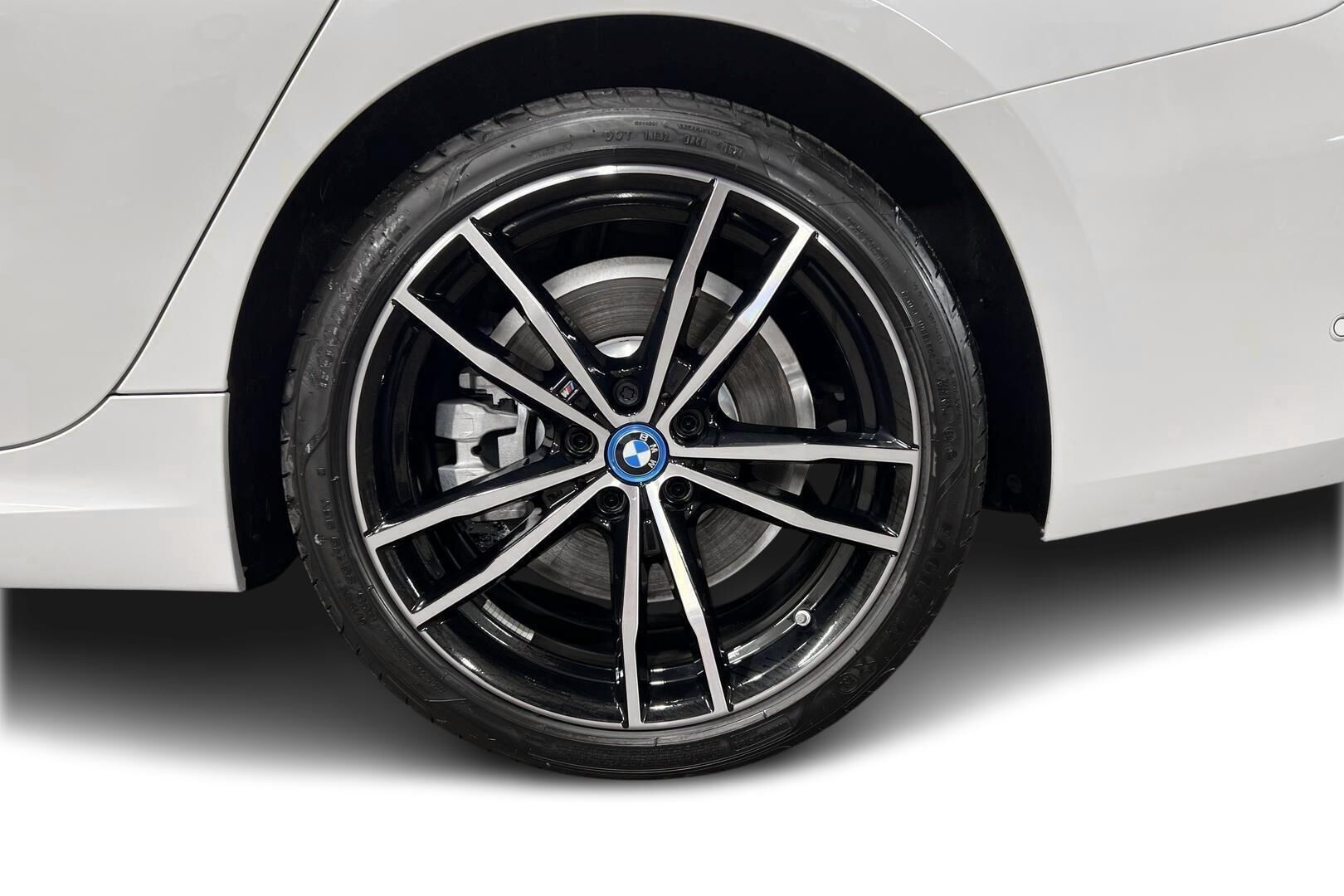 BMW 3-sarja iso kuva 8