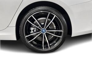 BMW 3-sarja esikatselu 8