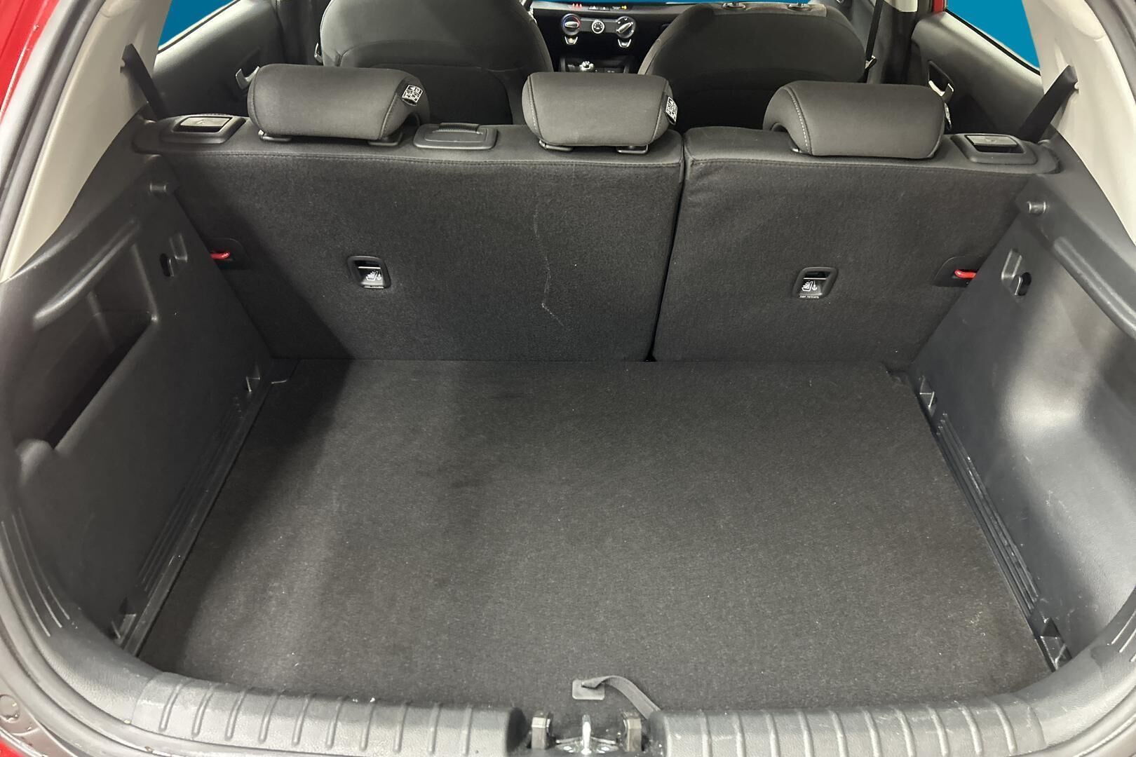 Kia Stonic iso kuva 11