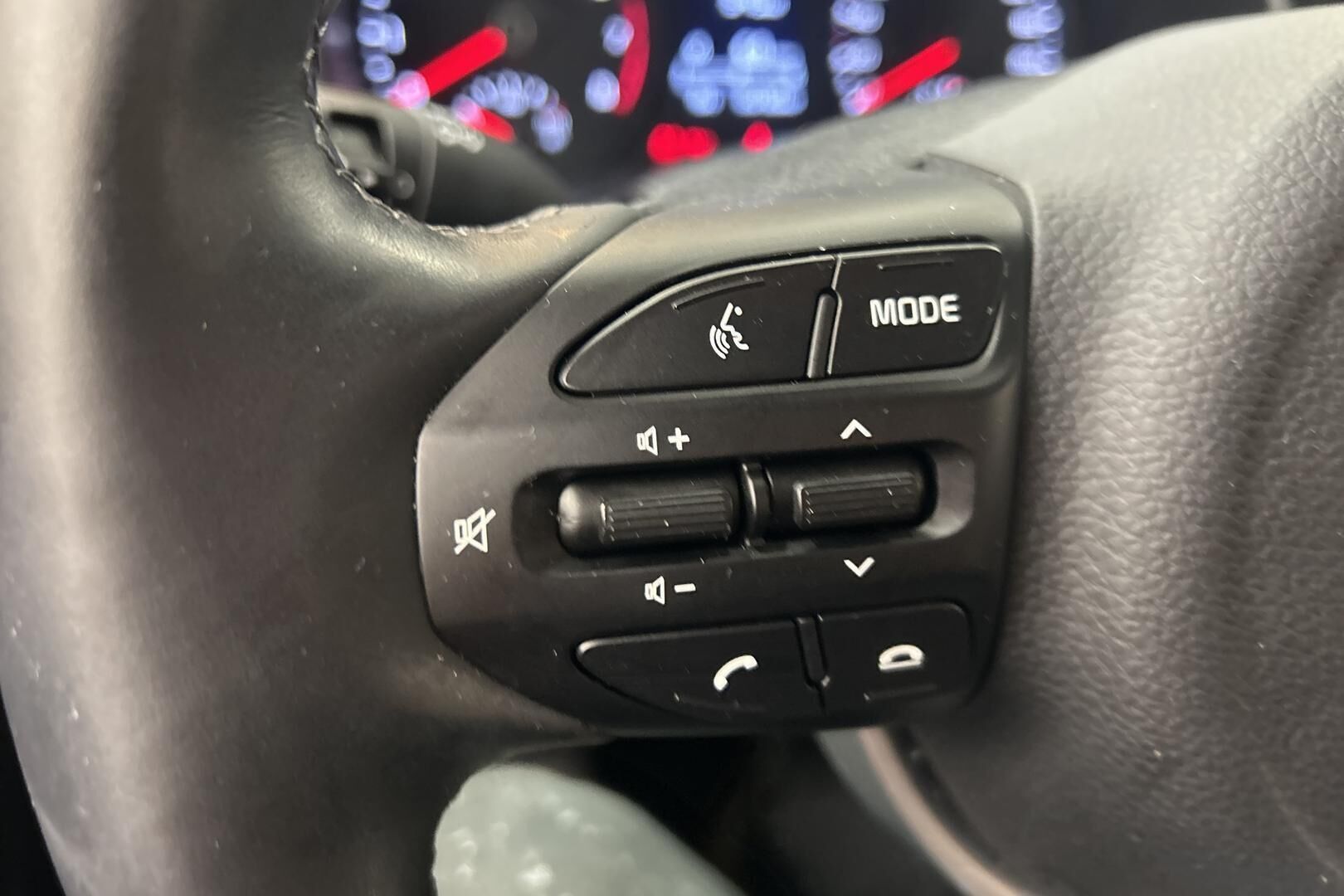 Kia Stonic iso kuva 18