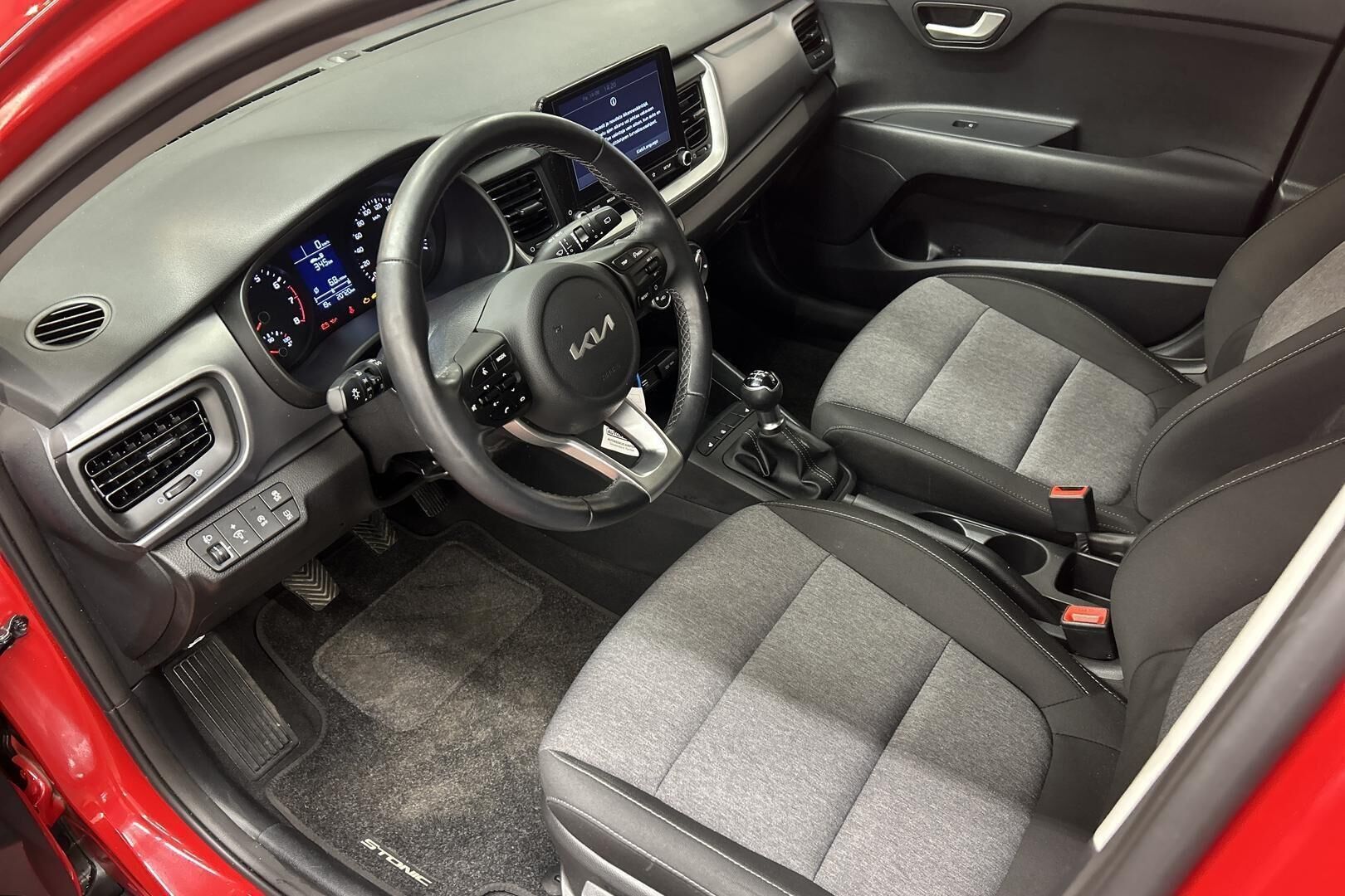 Kia Stonic iso kuva 8