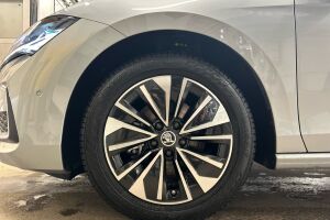 SKODA Superb esikatselu 10