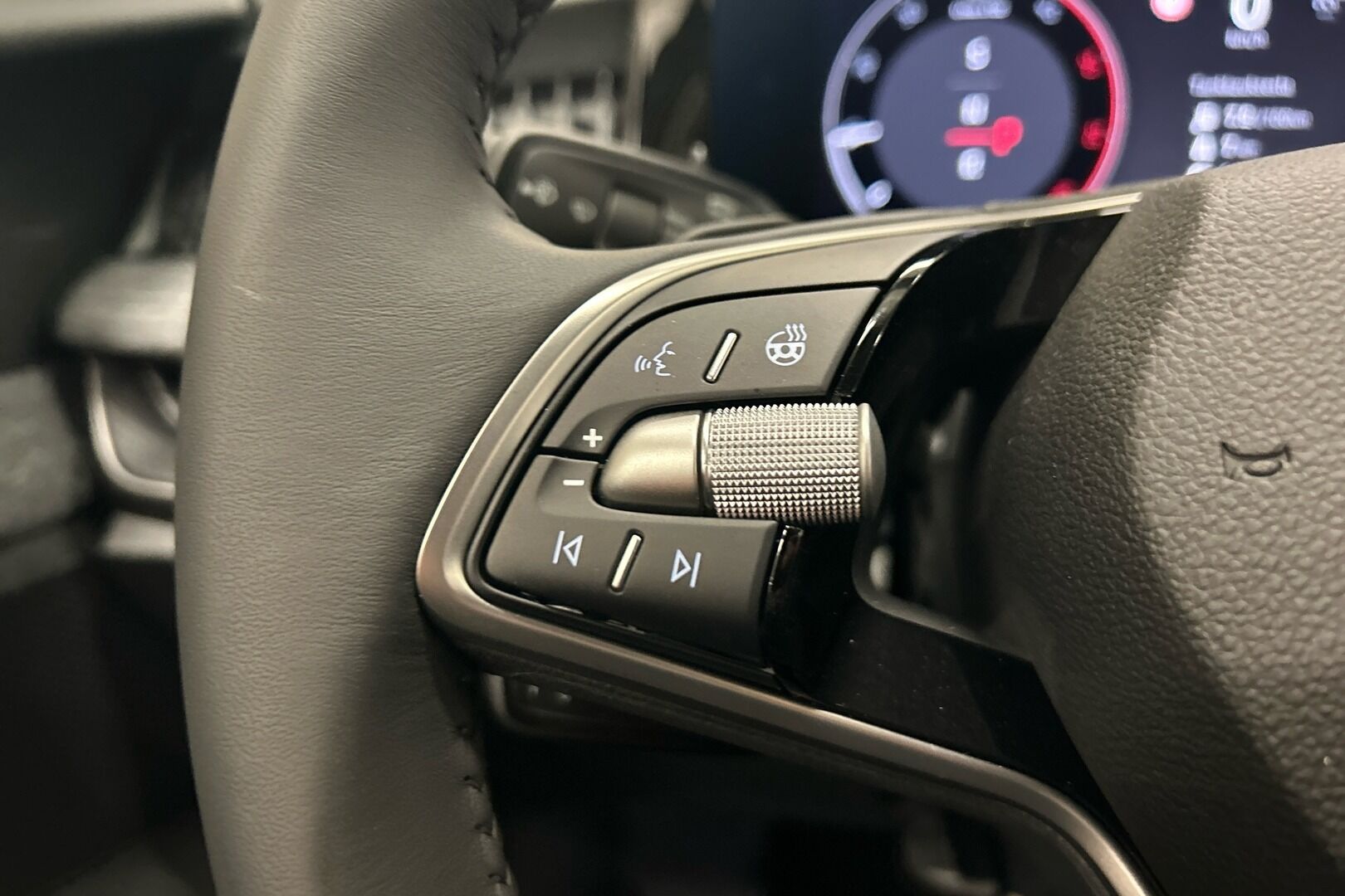 SKODA Superb iso kuva 12