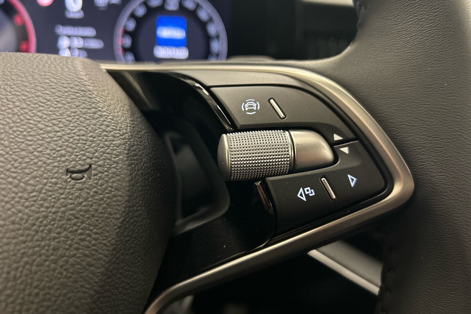 SKODA Superb iso kuva 13