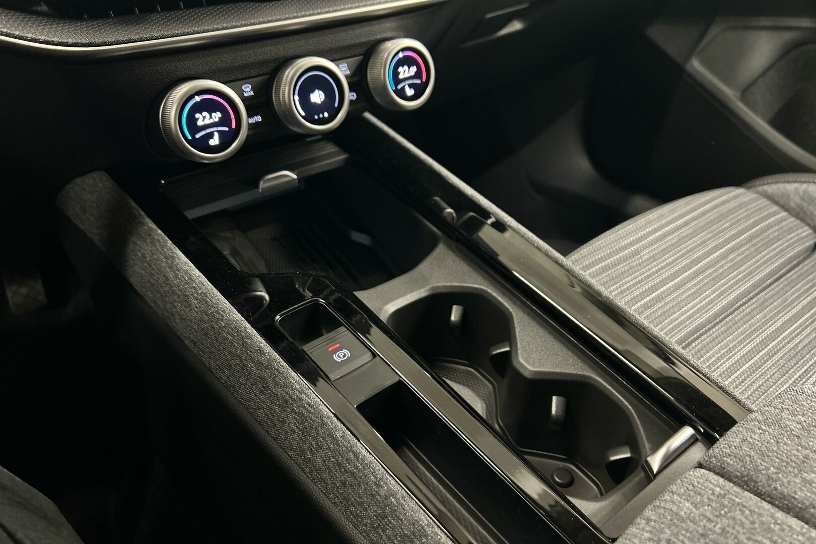 SKODA Superb iso kuva 17