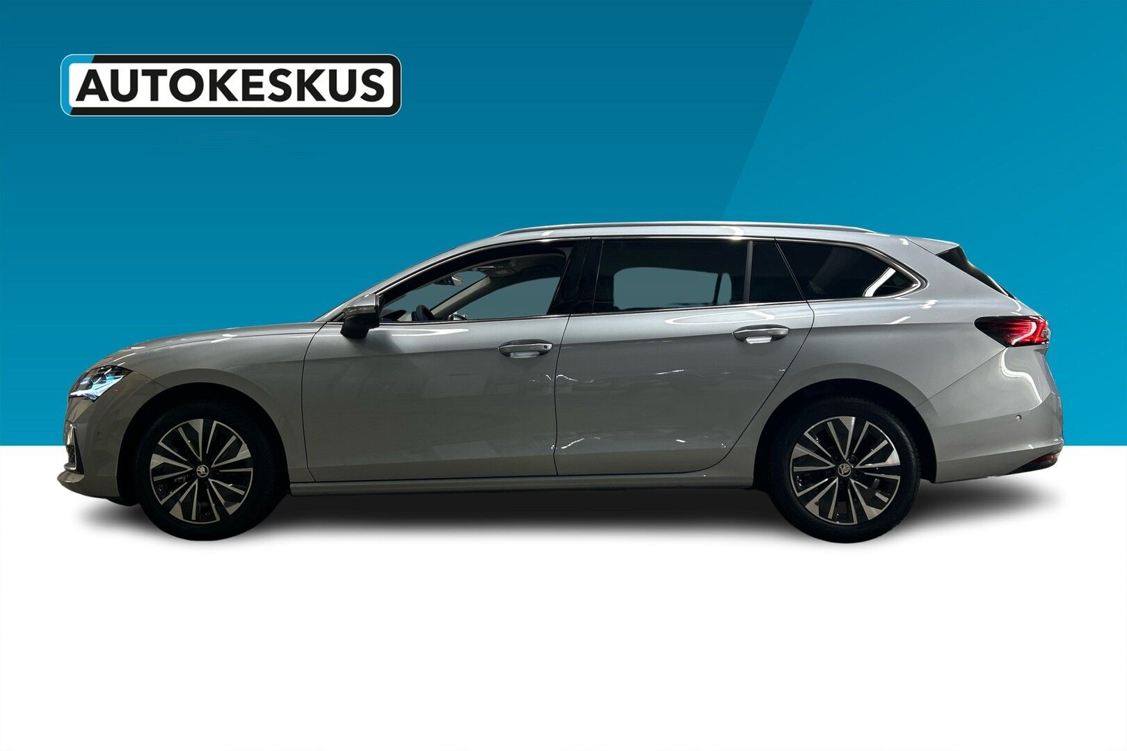 SKODA Superb iso kuva 4