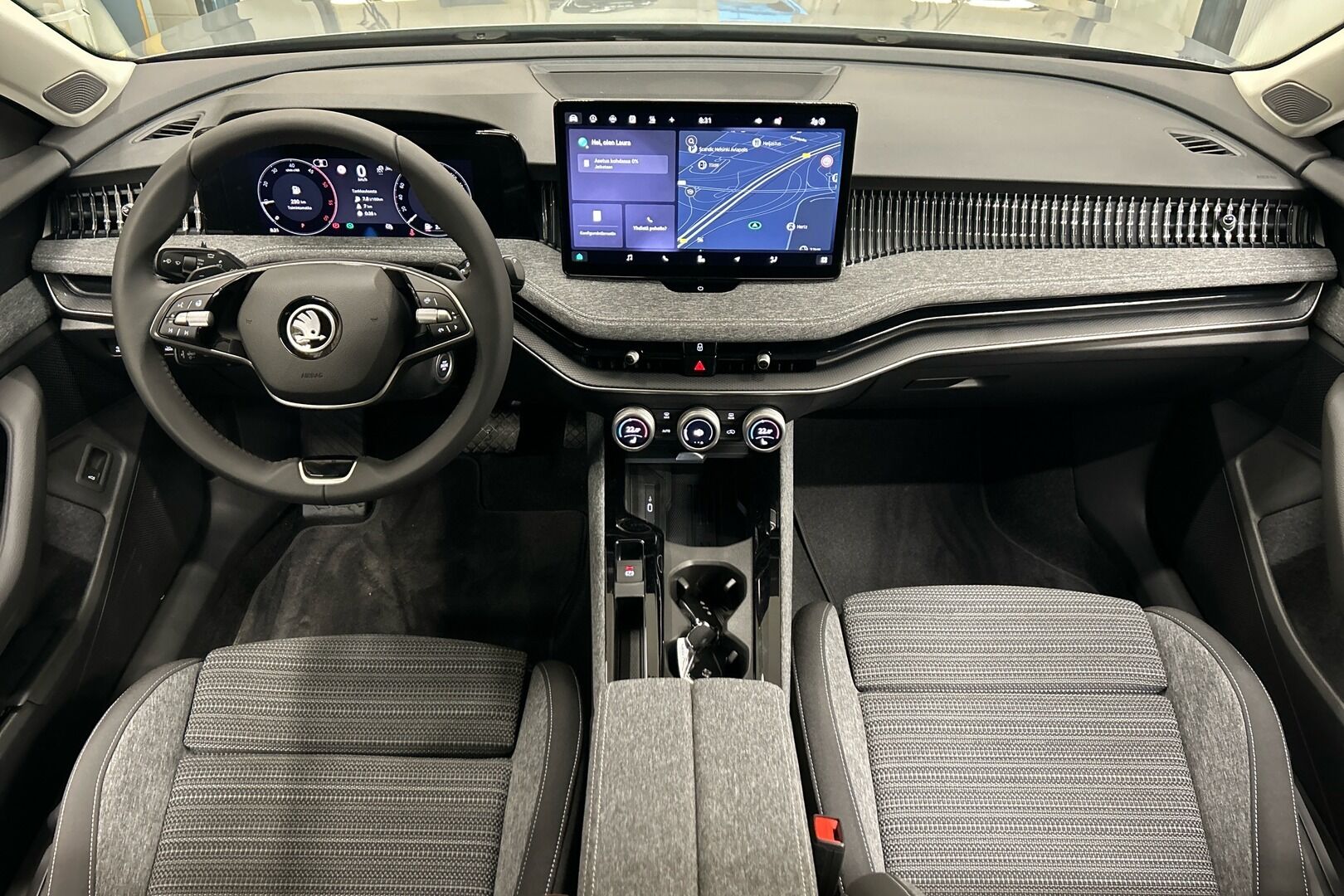 SKODA Superb iso kuva 6