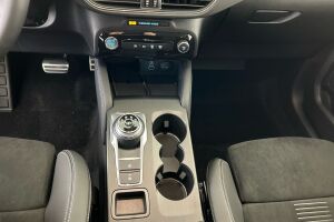 Ford Kuga esikatselu 24