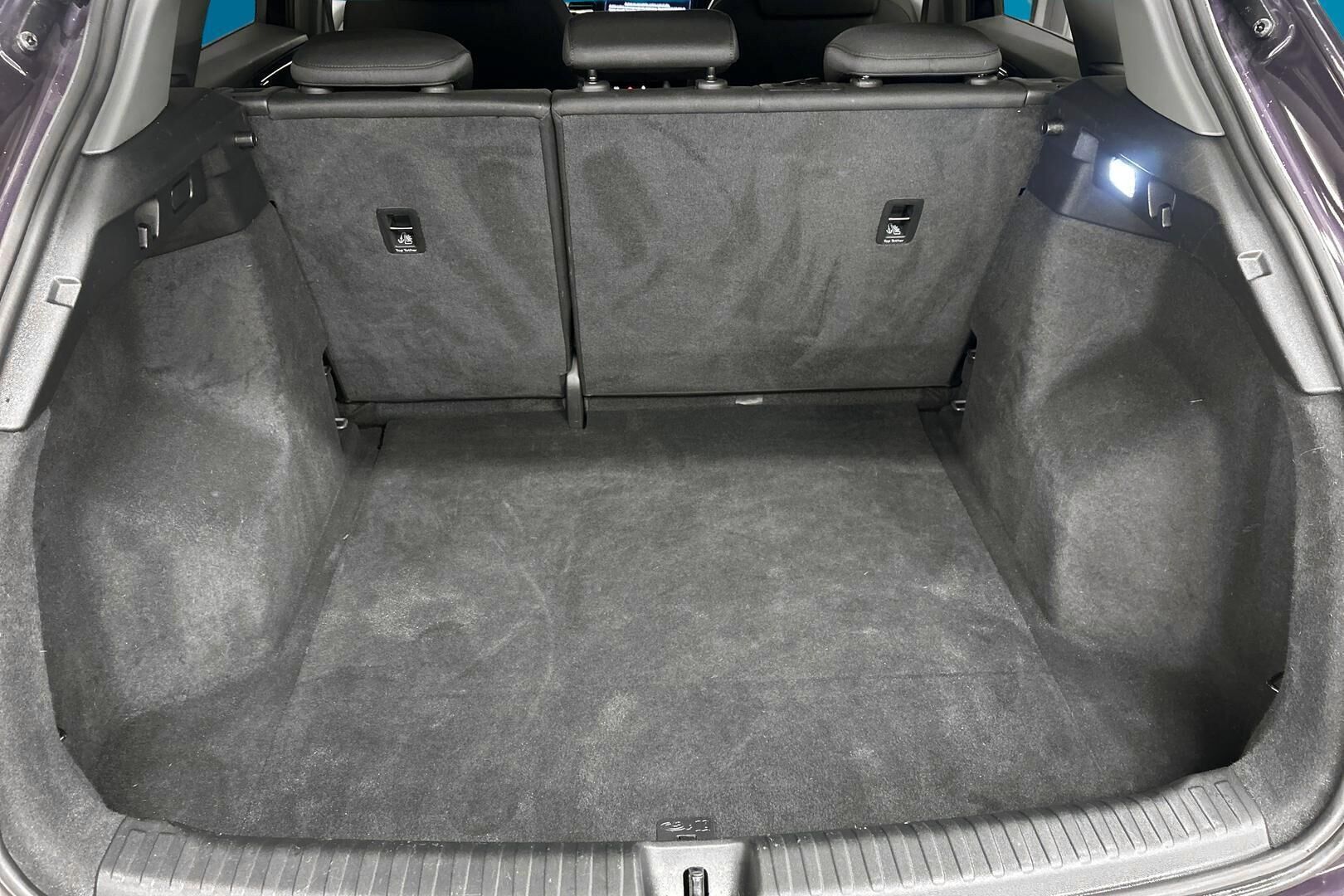 Audi Q4 e-tron iso kuva 9