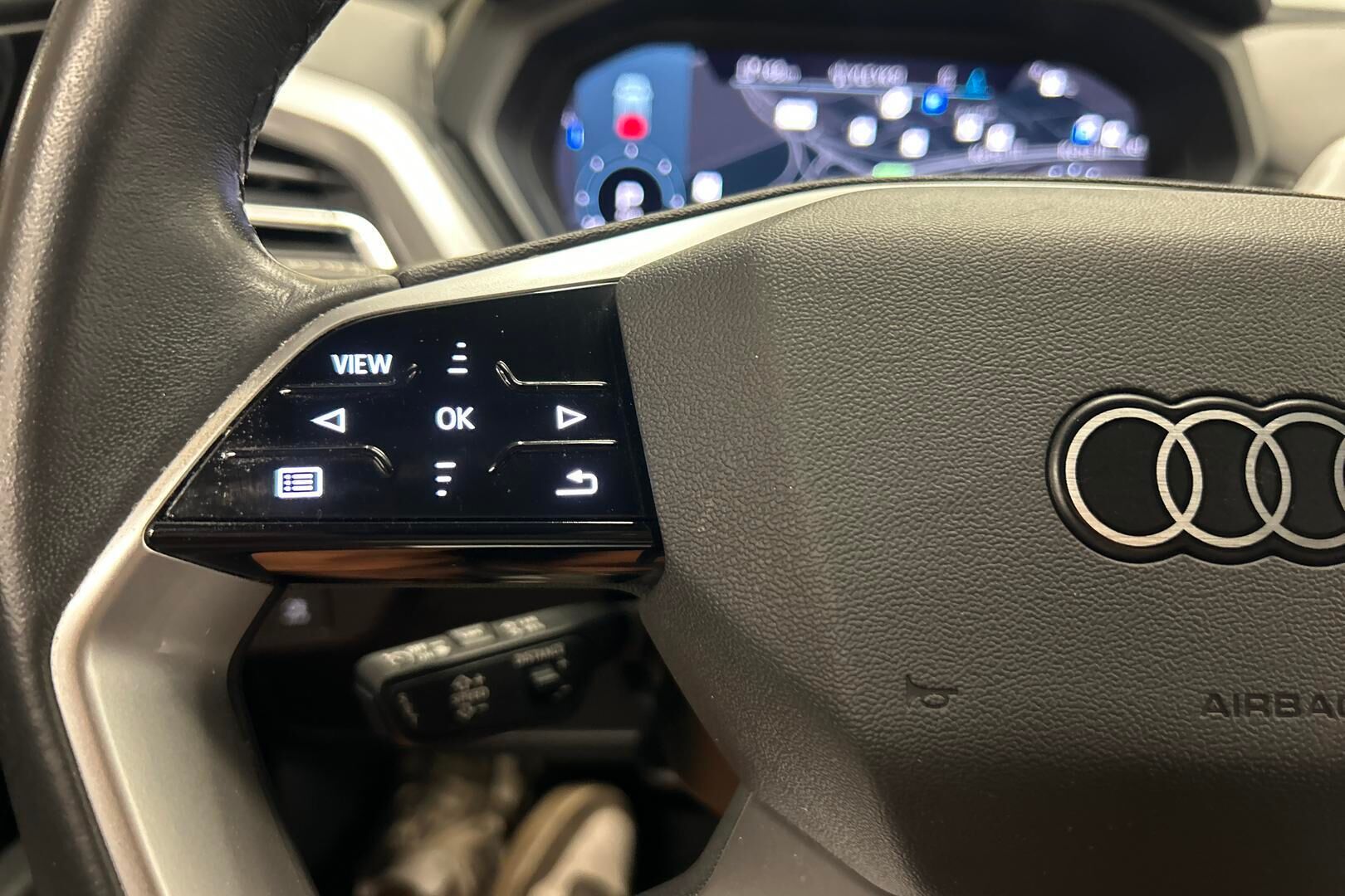 Audi Q4 e-tron iso kuva 15