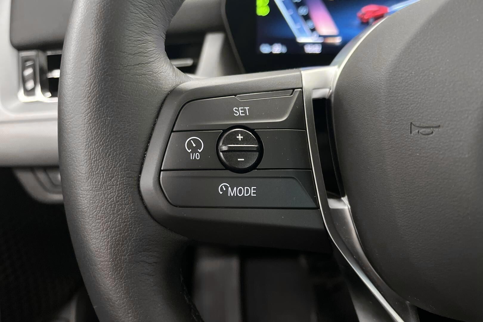 BMW iX2 iso kuva 16