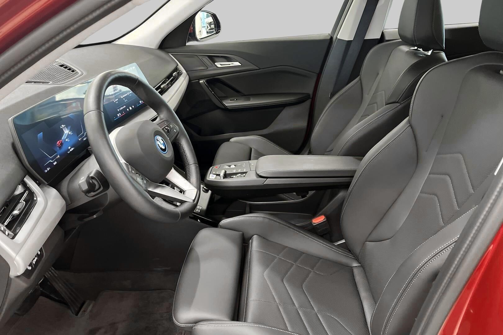 BMW iX2 iso kuva 8