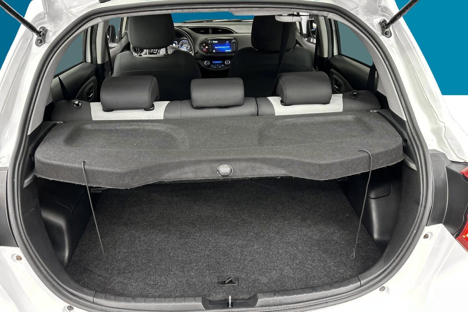 Toyota Yaris iso kuva 12