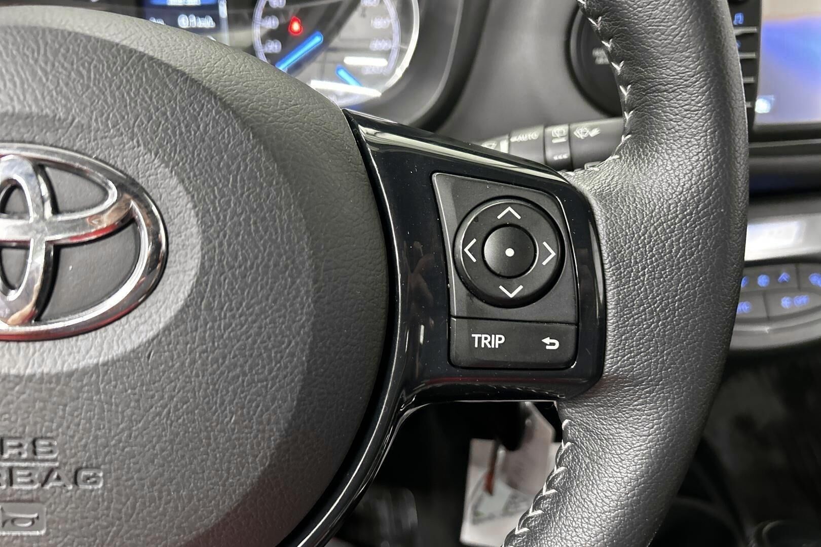 Toyota Yaris iso kuva 17