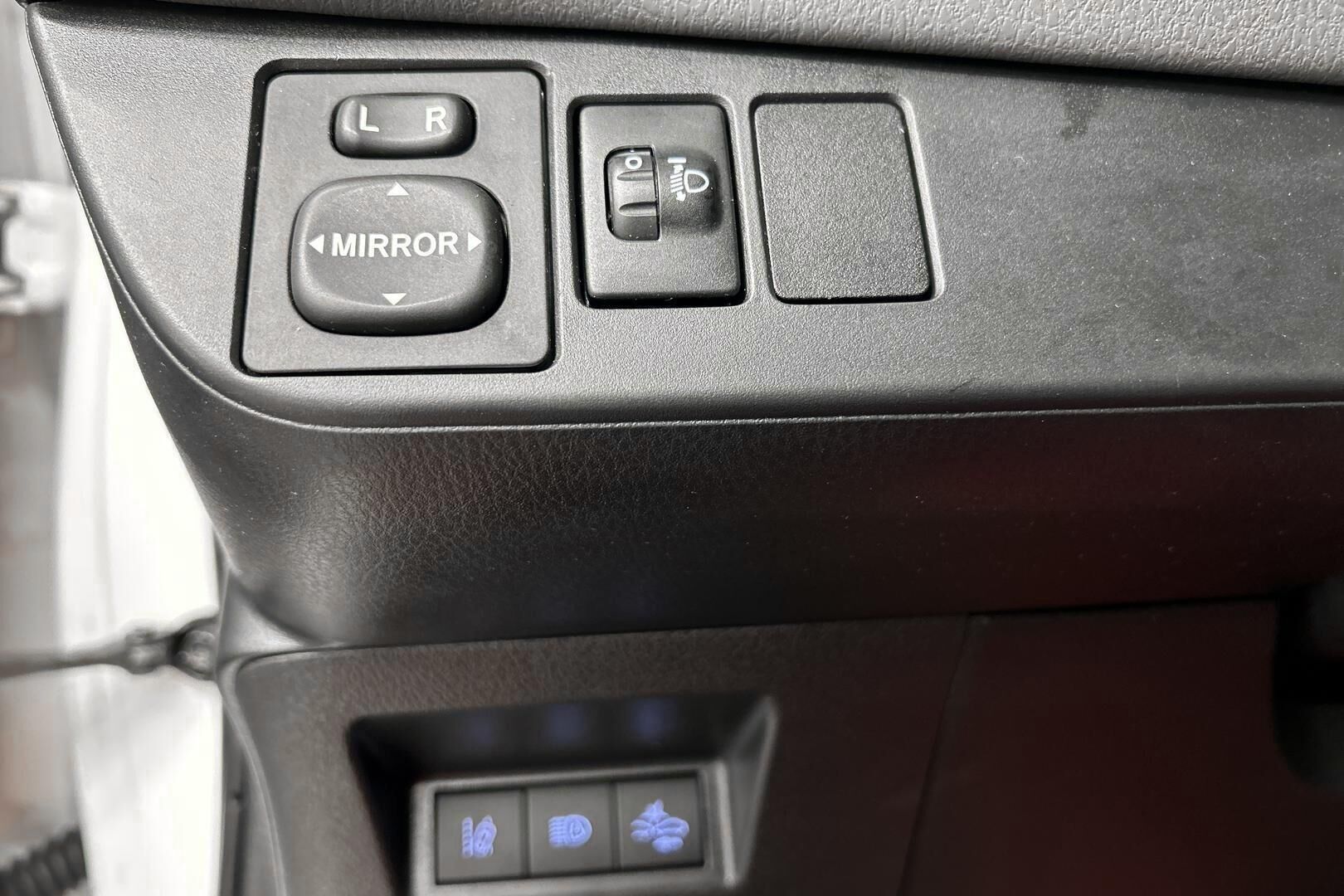 Toyota Yaris iso kuva 19