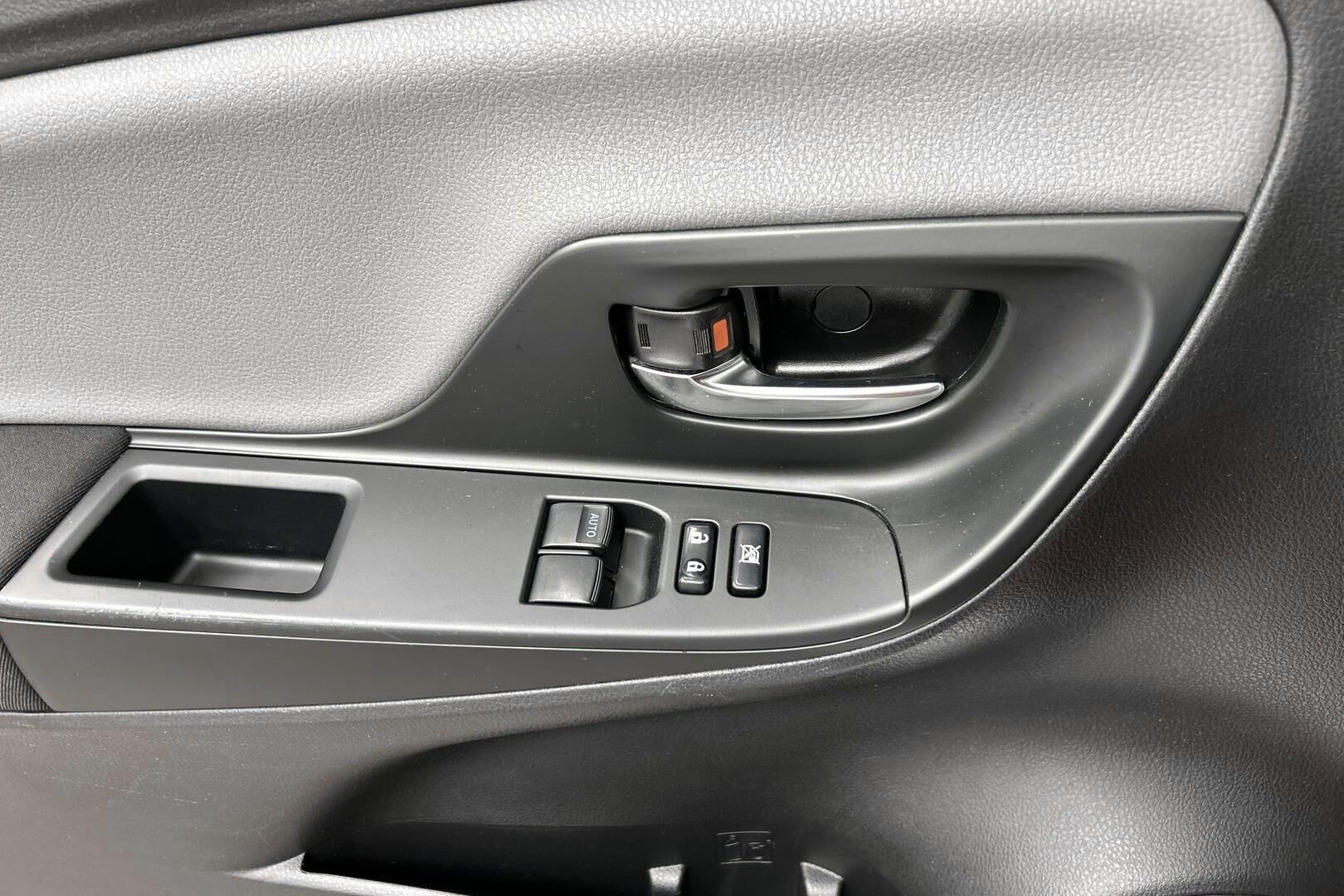 Toyota Yaris iso kuva 20