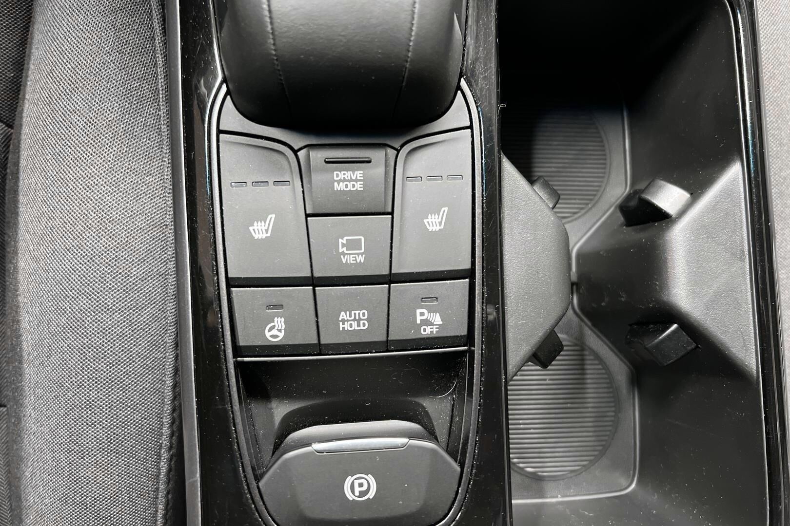 Hyundai IONIQ electric iso kuva 18