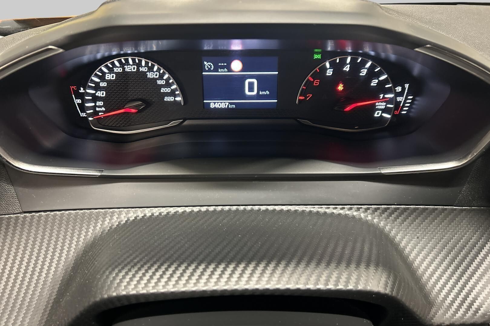 Peugeot 2008 iso kuva 14