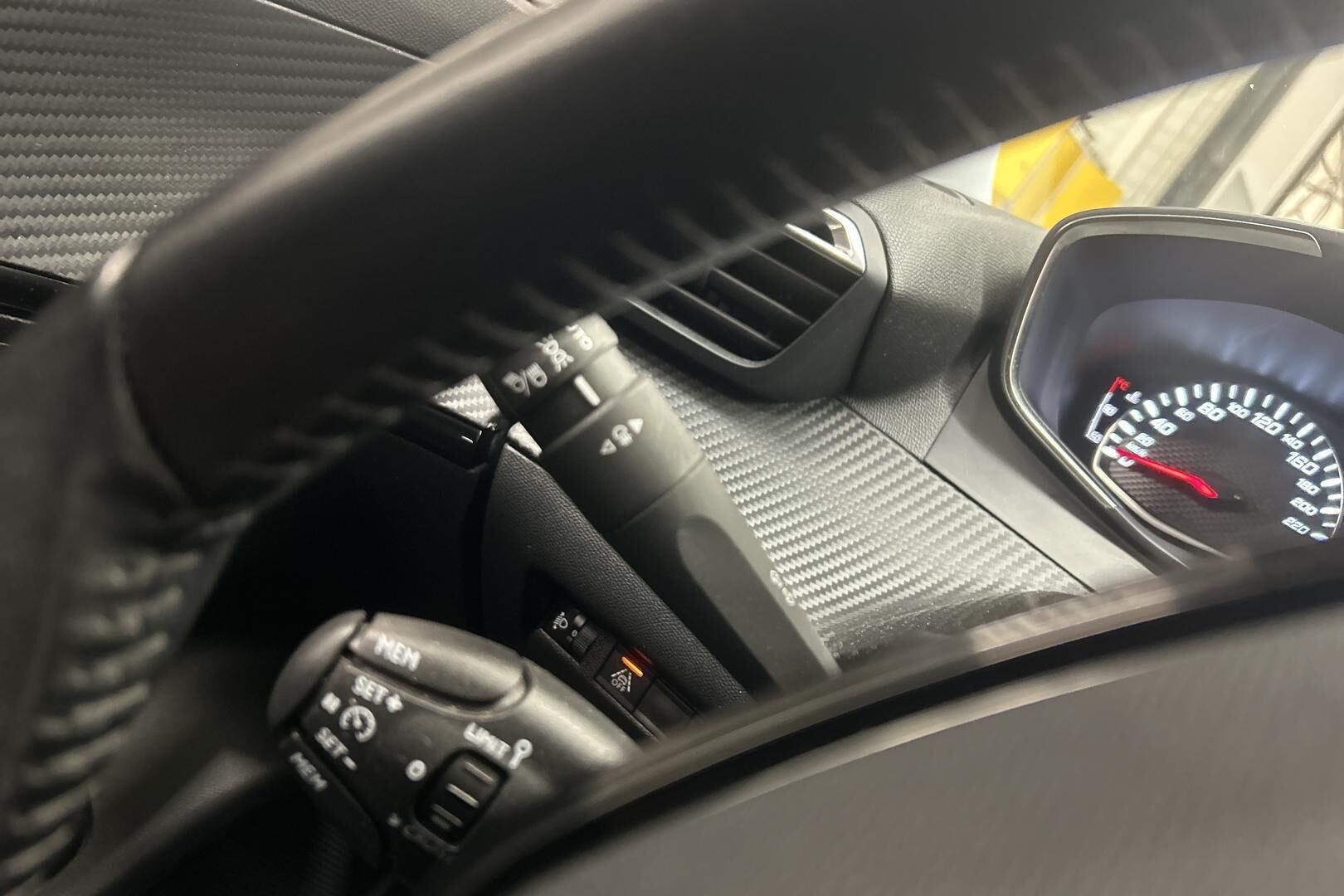 Peugeot 2008 iso kuva 22