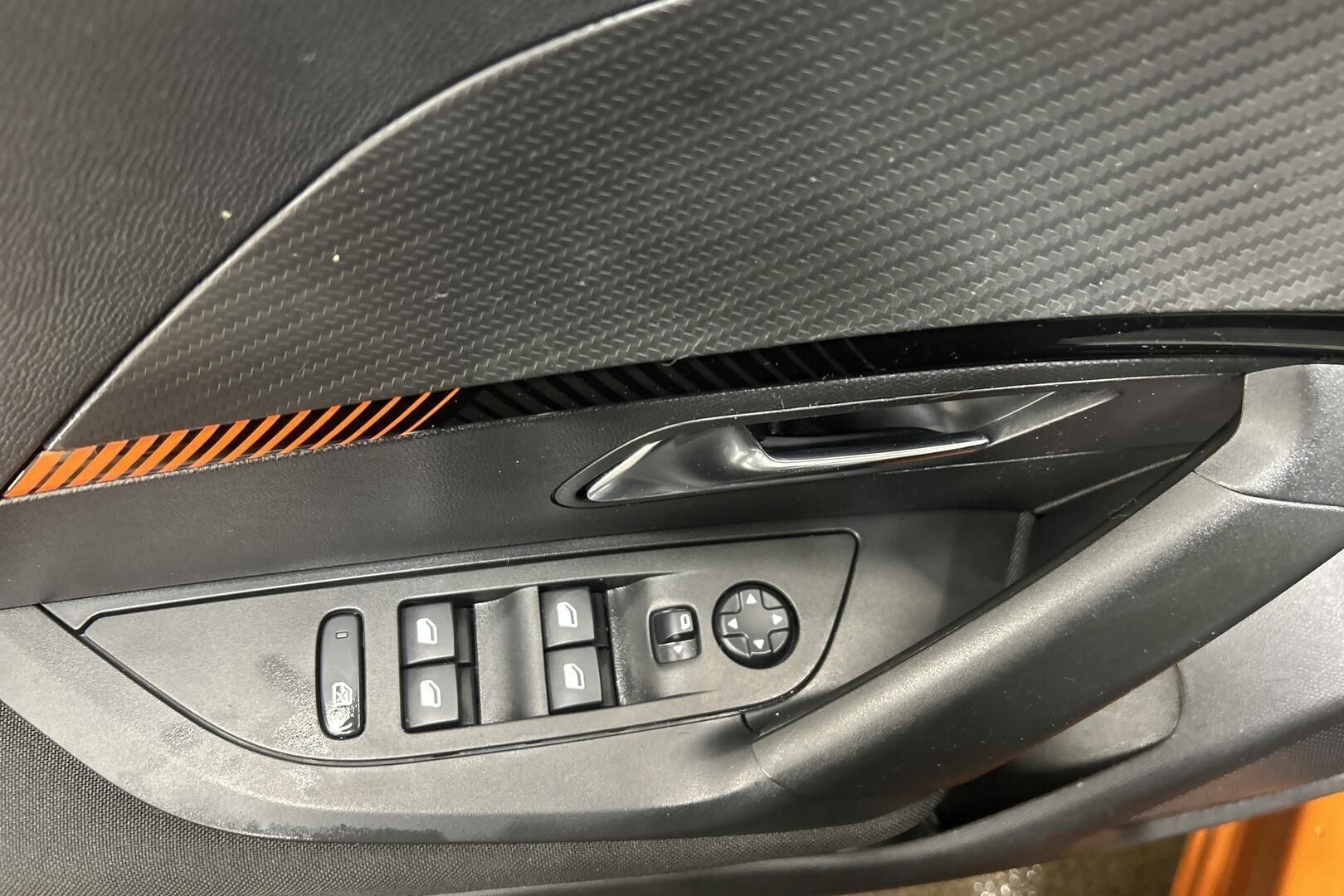 Peugeot 2008 iso kuva 24