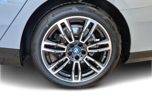 BMW 5-sarja esikatselu 12