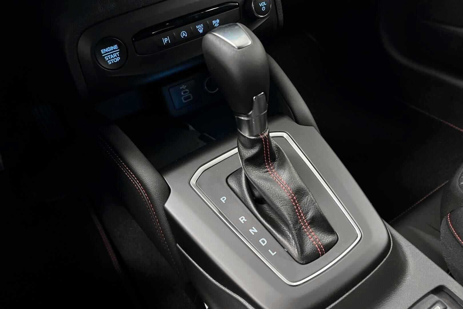 Ford Focus iso kuva 13