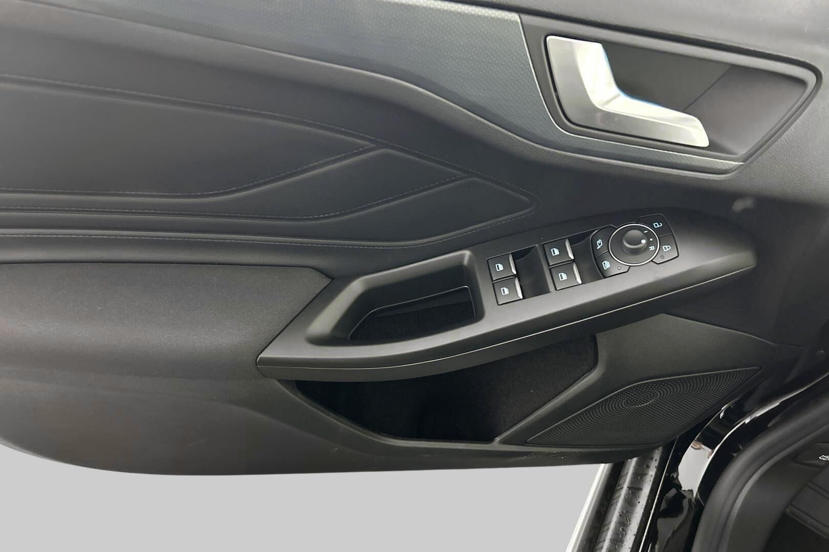 Ford Focus iso kuva 29