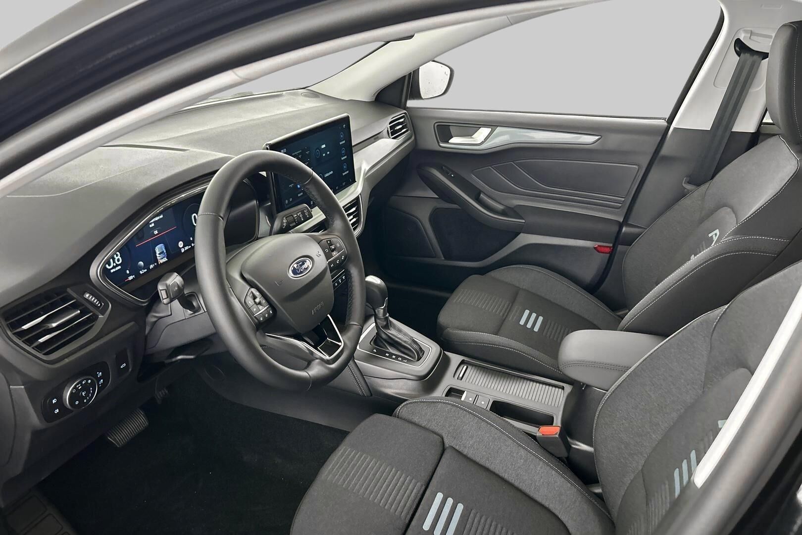 Ford Focus iso kuva 8