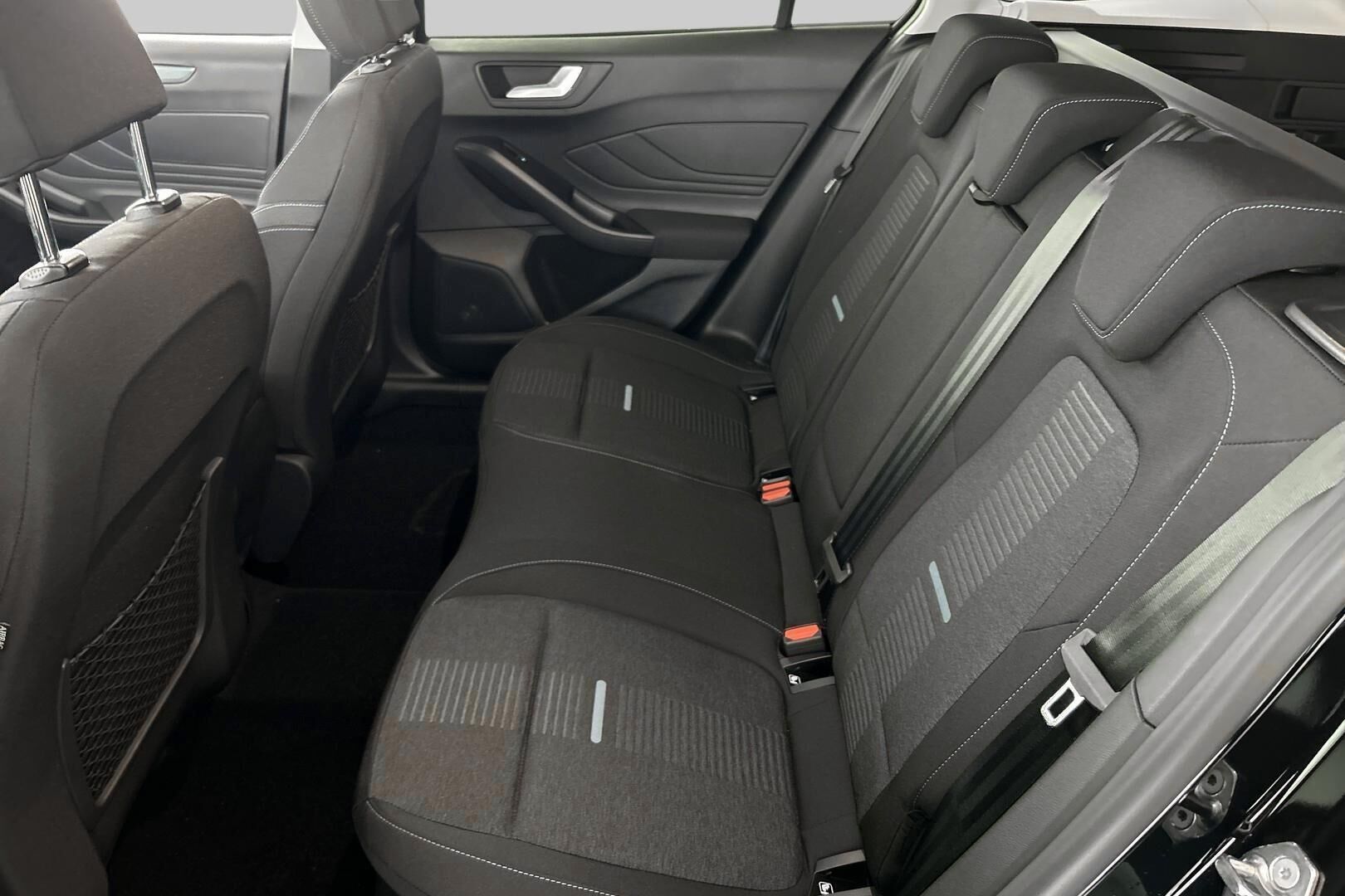 Ford Focus iso kuva 9