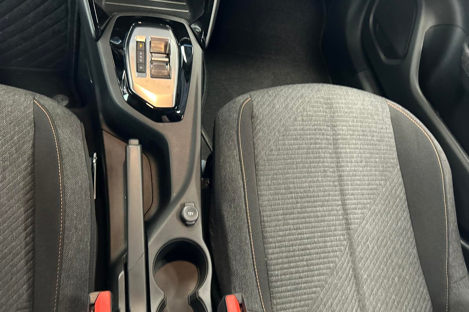 Peugeot 2008 iso kuva 20