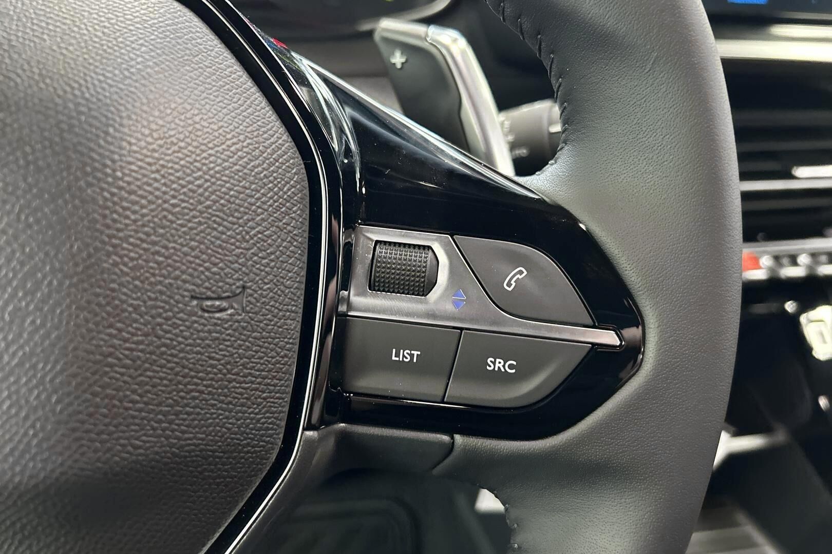 Peugeot 2008 iso kuva 23
