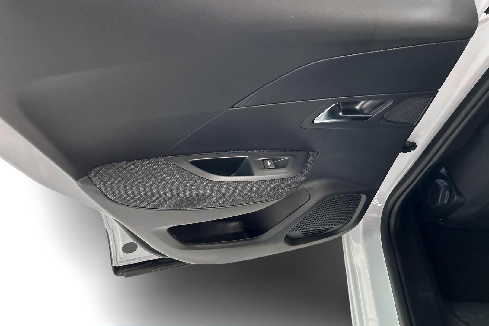 Peugeot 2008 iso kuva 28