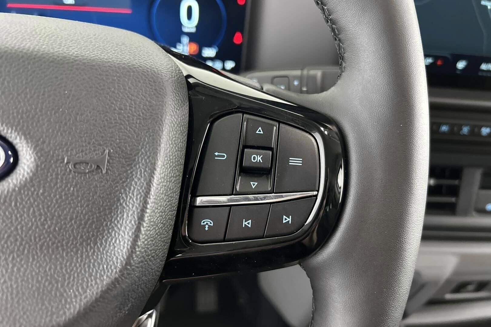 Ford Transit Custom iso kuva 18