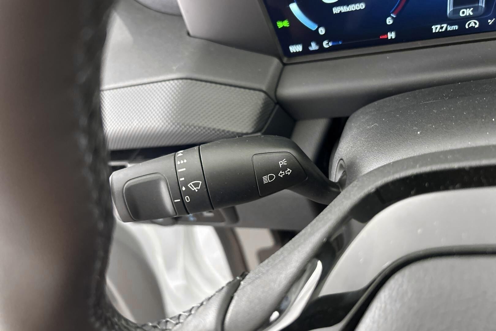 Ford Transit Custom iso kuva 19