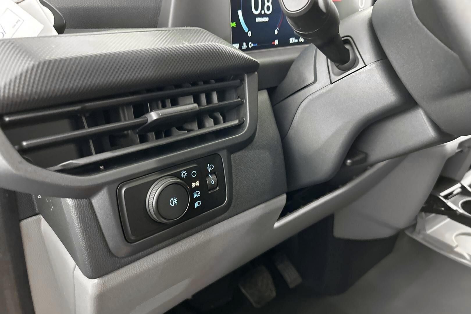 Ford Transit Custom iso kuva 29