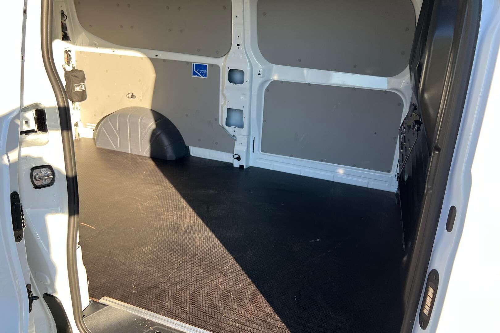 Ford Transit Custom iso kuva 9