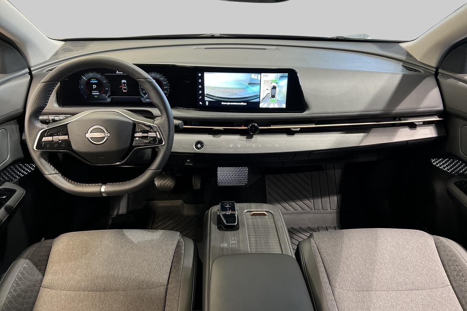 Nissan Ariya iso kuva 11