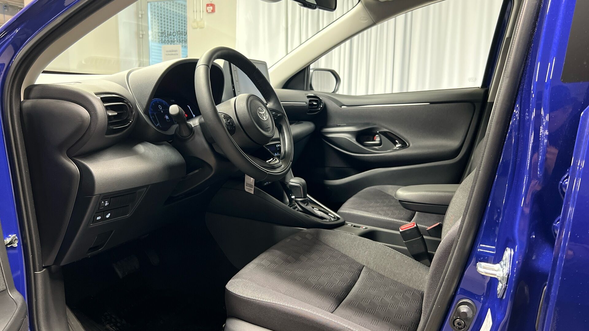 Toyota Yaris iso kuva 7