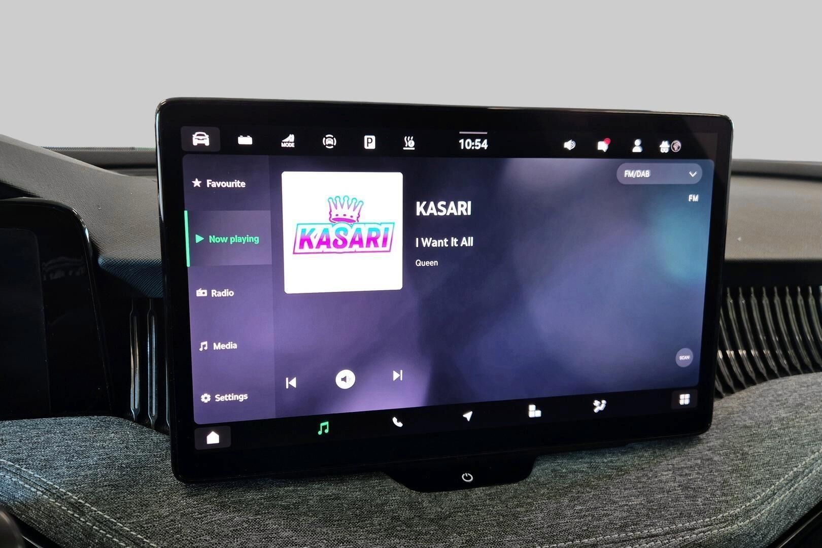 Skoda Superb iso kuva 15