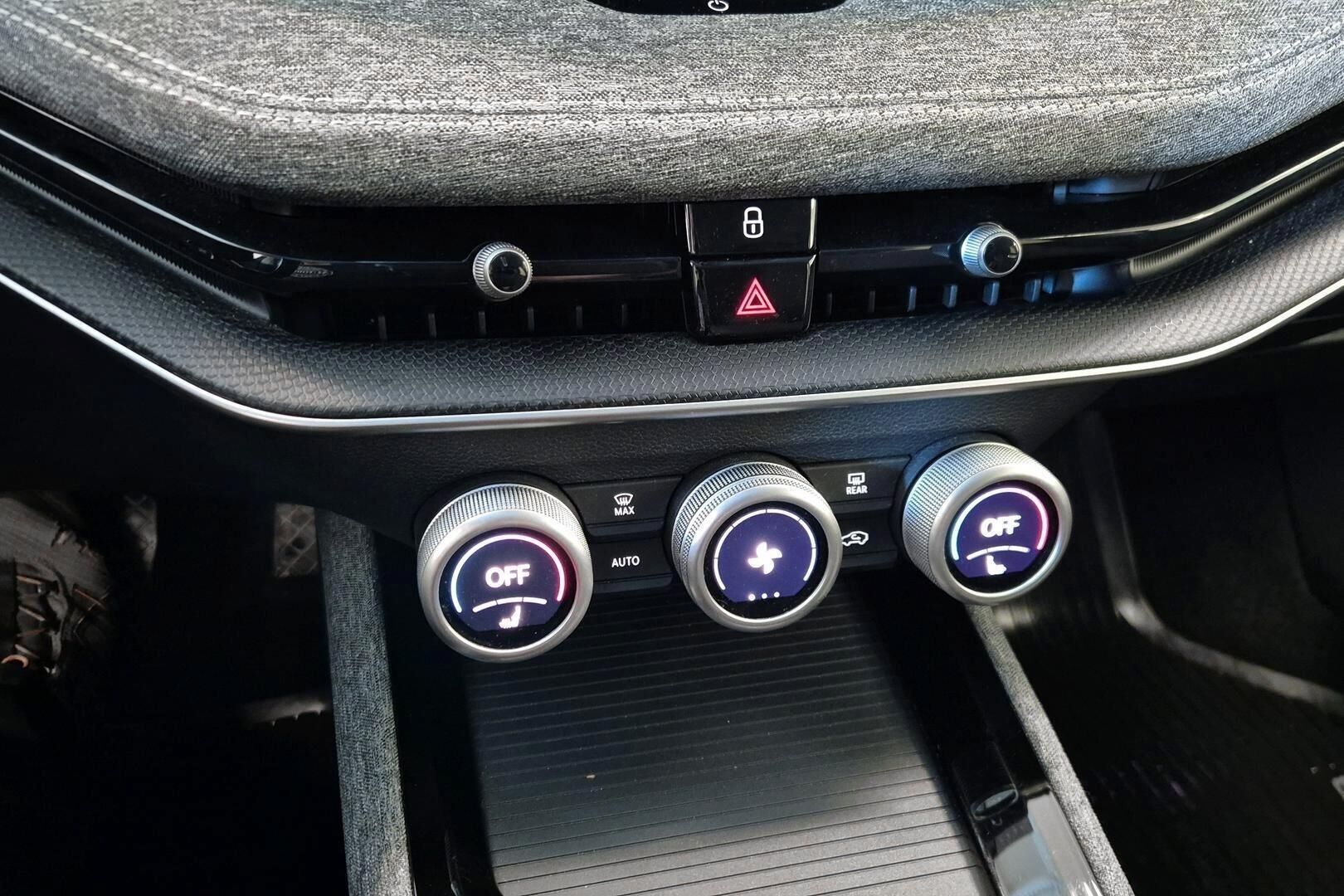 Skoda Superb iso kuva 16