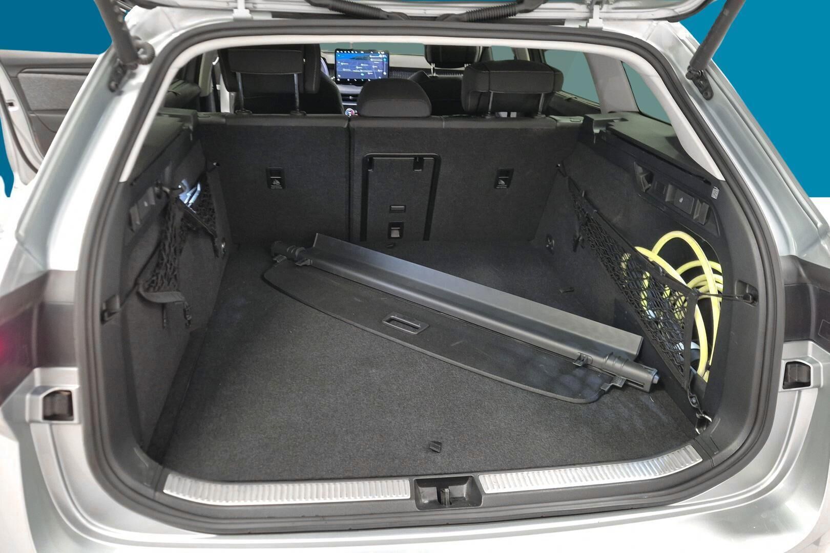 Skoda Superb iso kuva 12