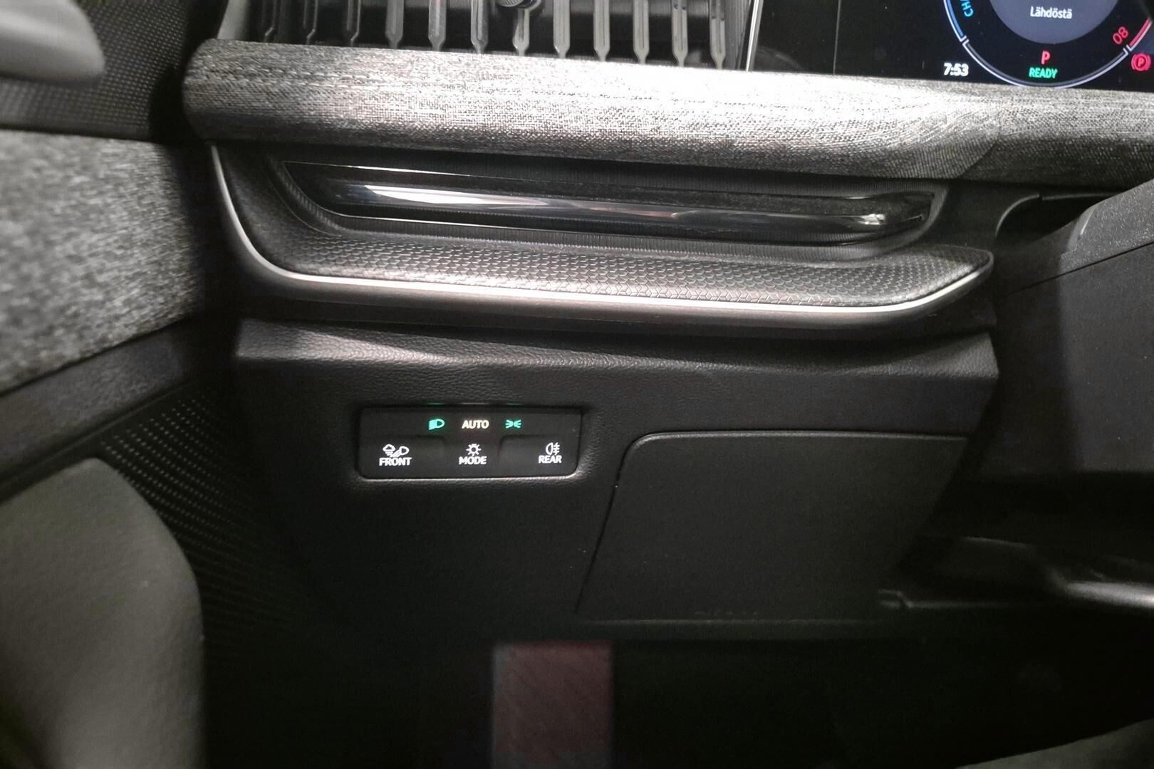 Skoda Superb iso kuva 20