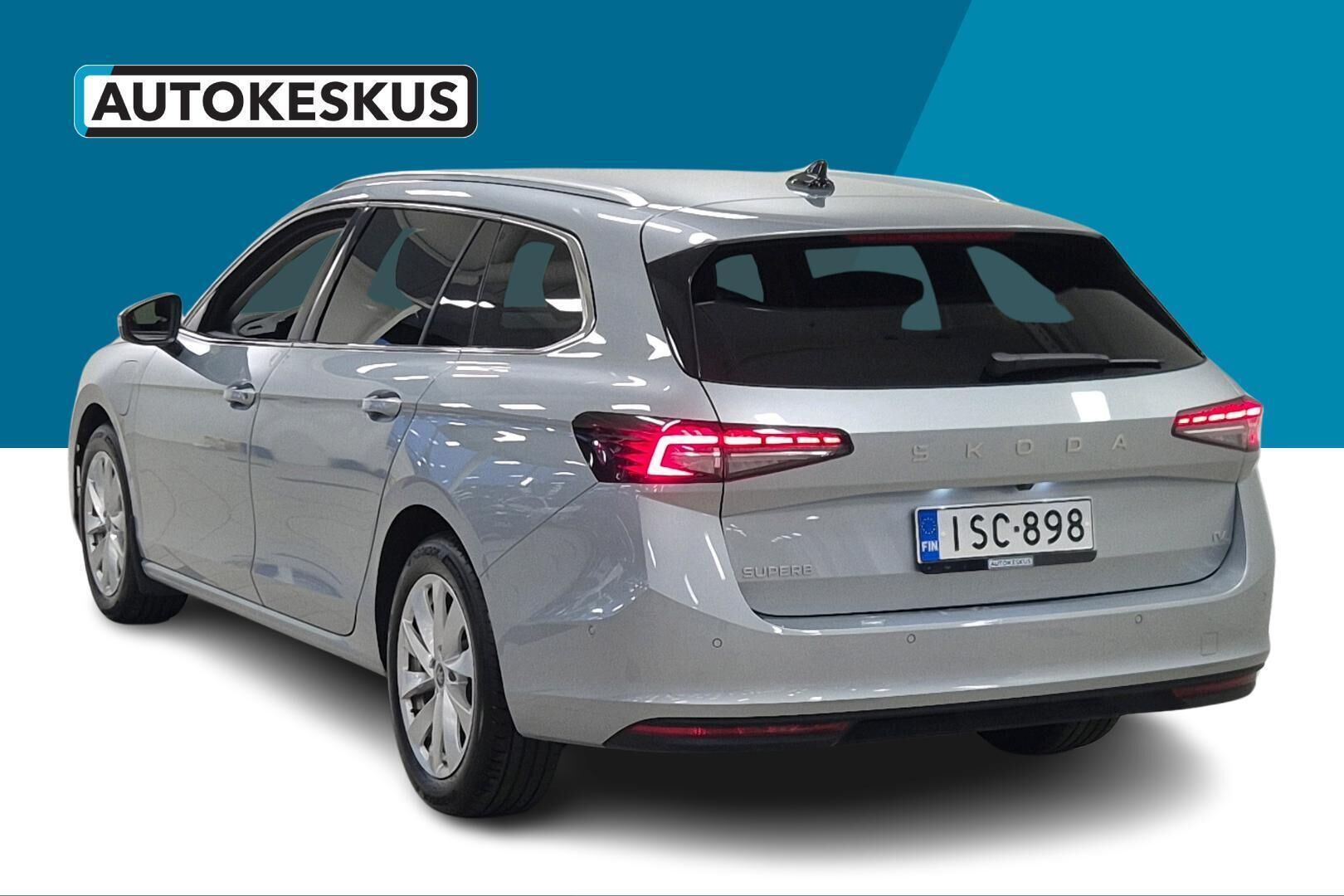 Skoda Superb iso kuva 7