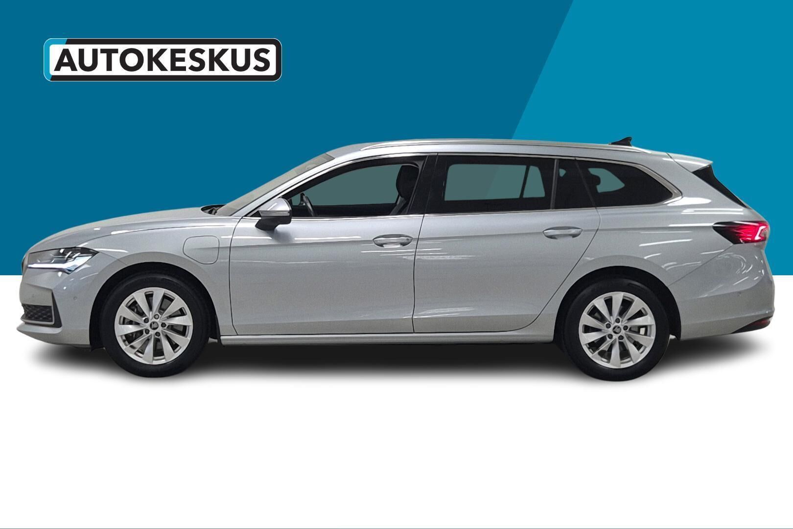 Skoda Superb iso kuva 8