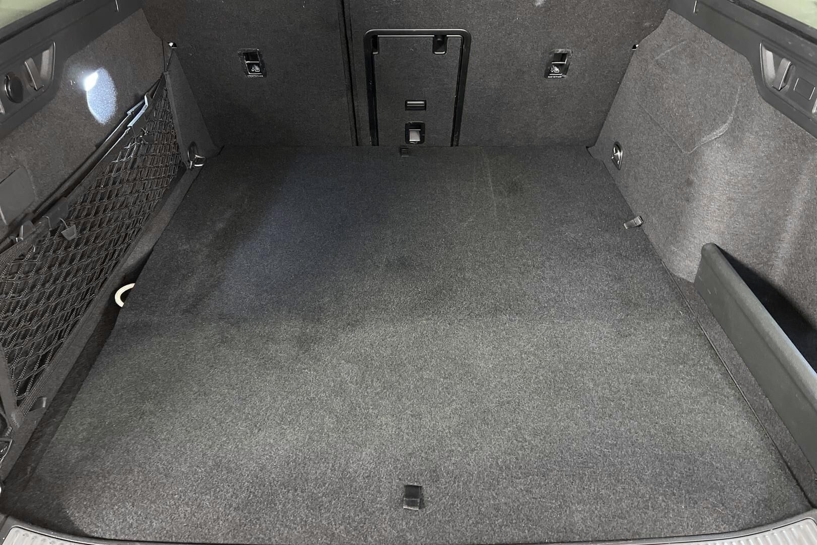 Skoda Superb iso kuva 10
