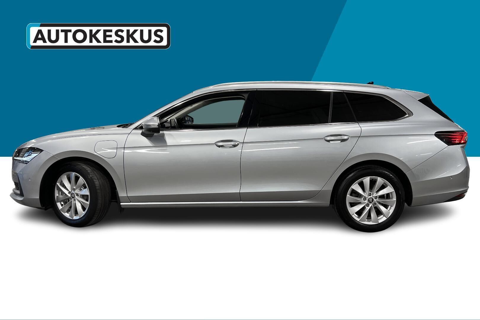 Skoda Superb iso kuva 7
