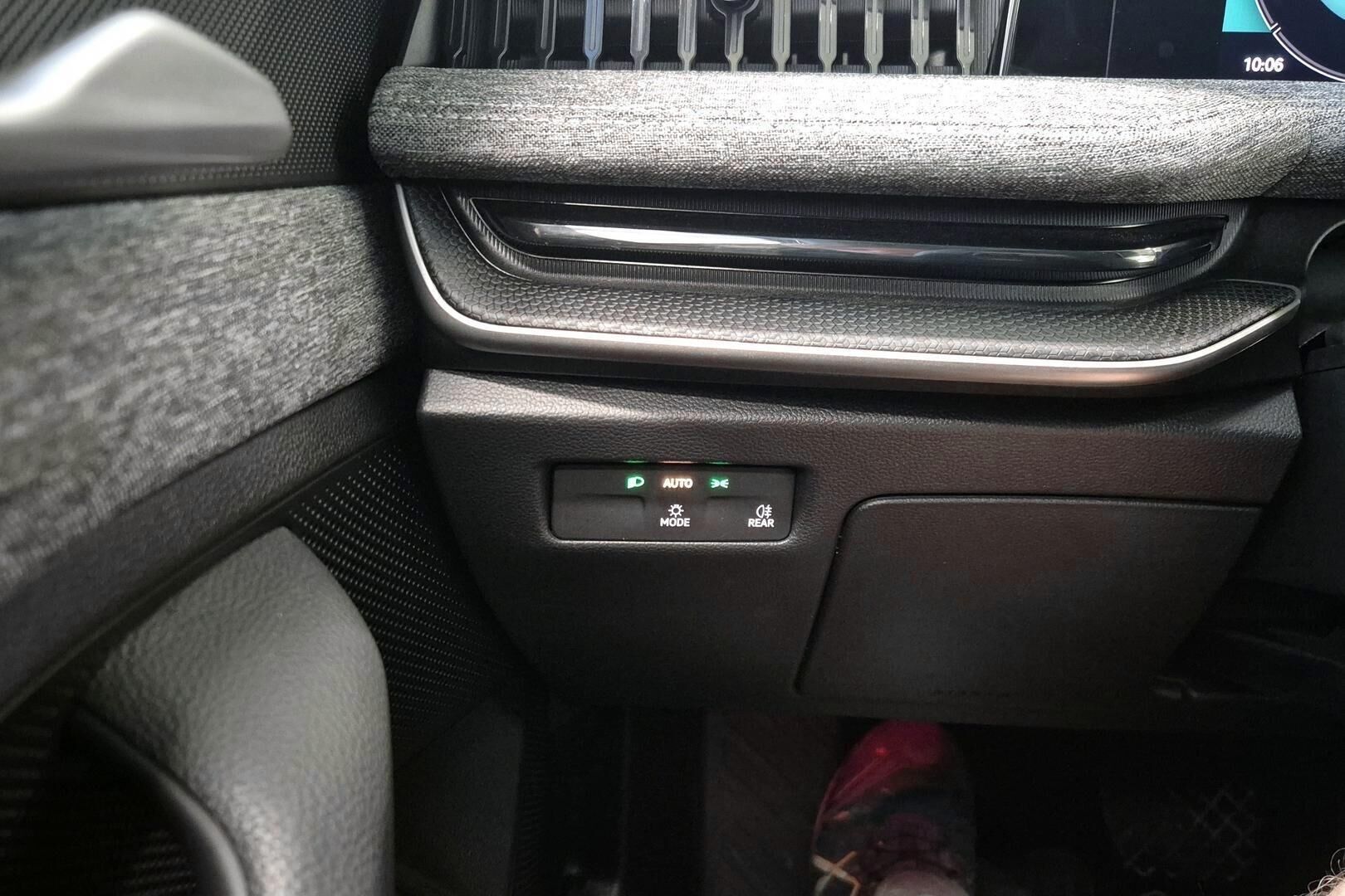Skoda Superb iso kuva 18