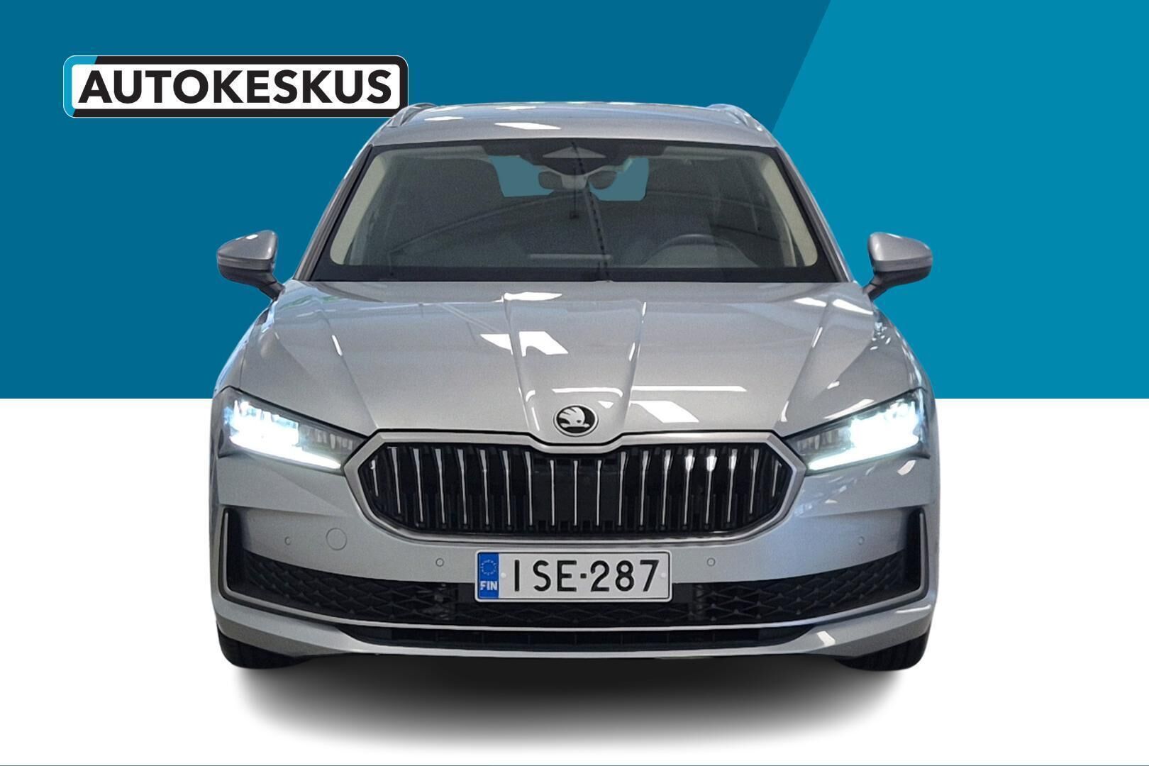 Skoda Superb iso kuva 3